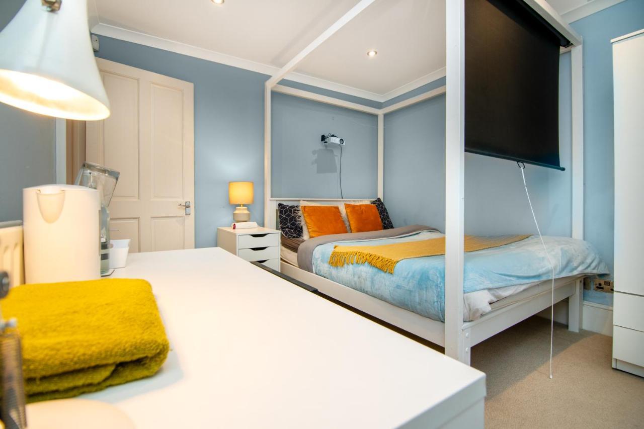 Double Room W/Projector & Garden Hot Tub Лондон Екстер'єр фото