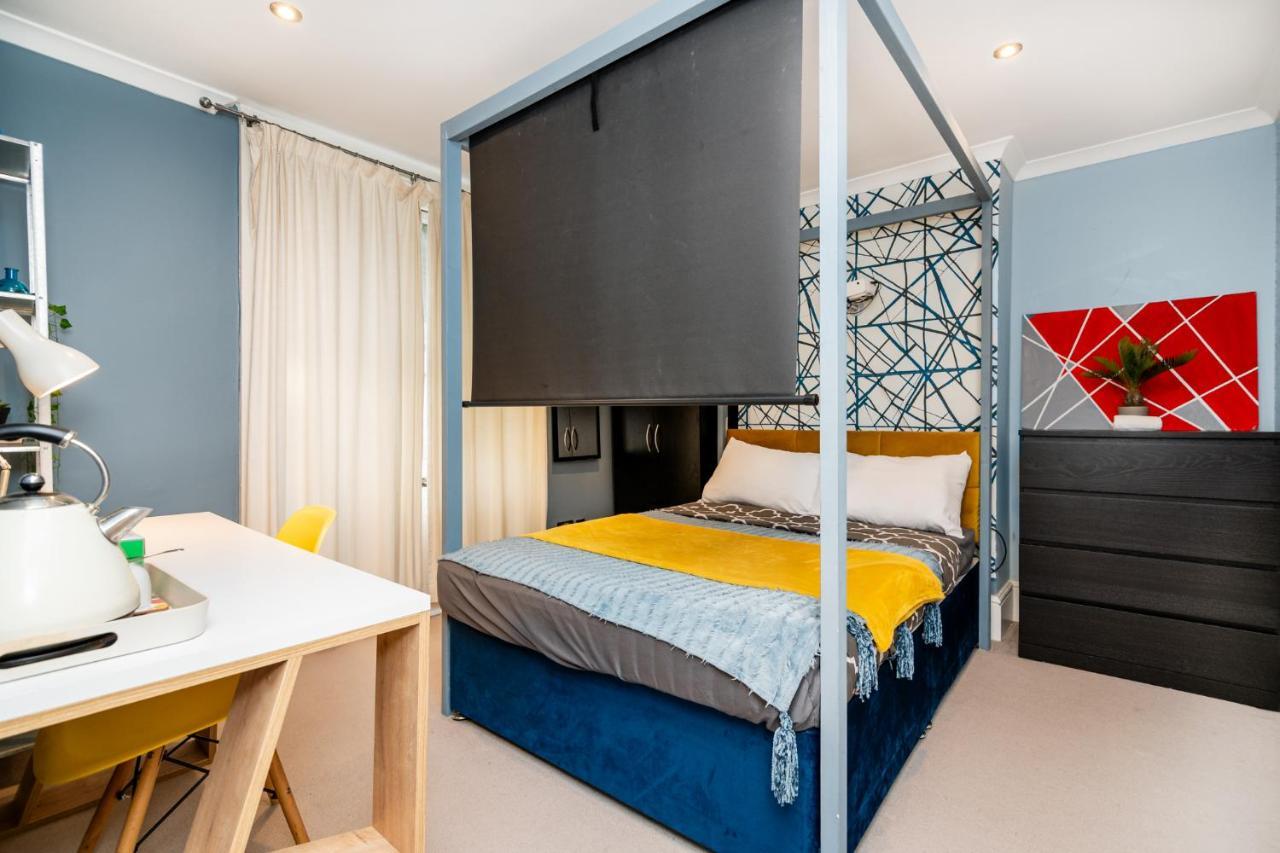 Double Room W/Projector & Garden Hot Tub Лондон Екстер'єр фото